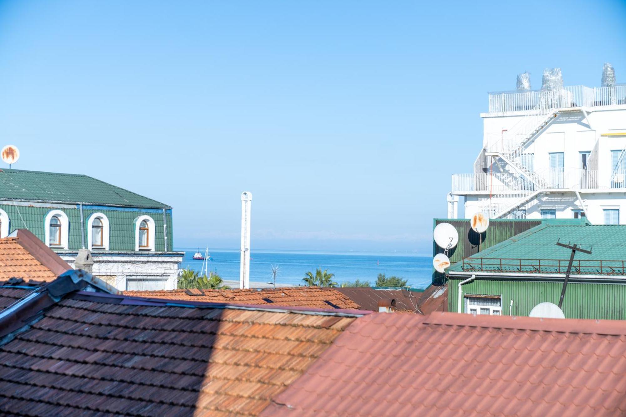 Hotel Mireosi Batumi Exterior photo
