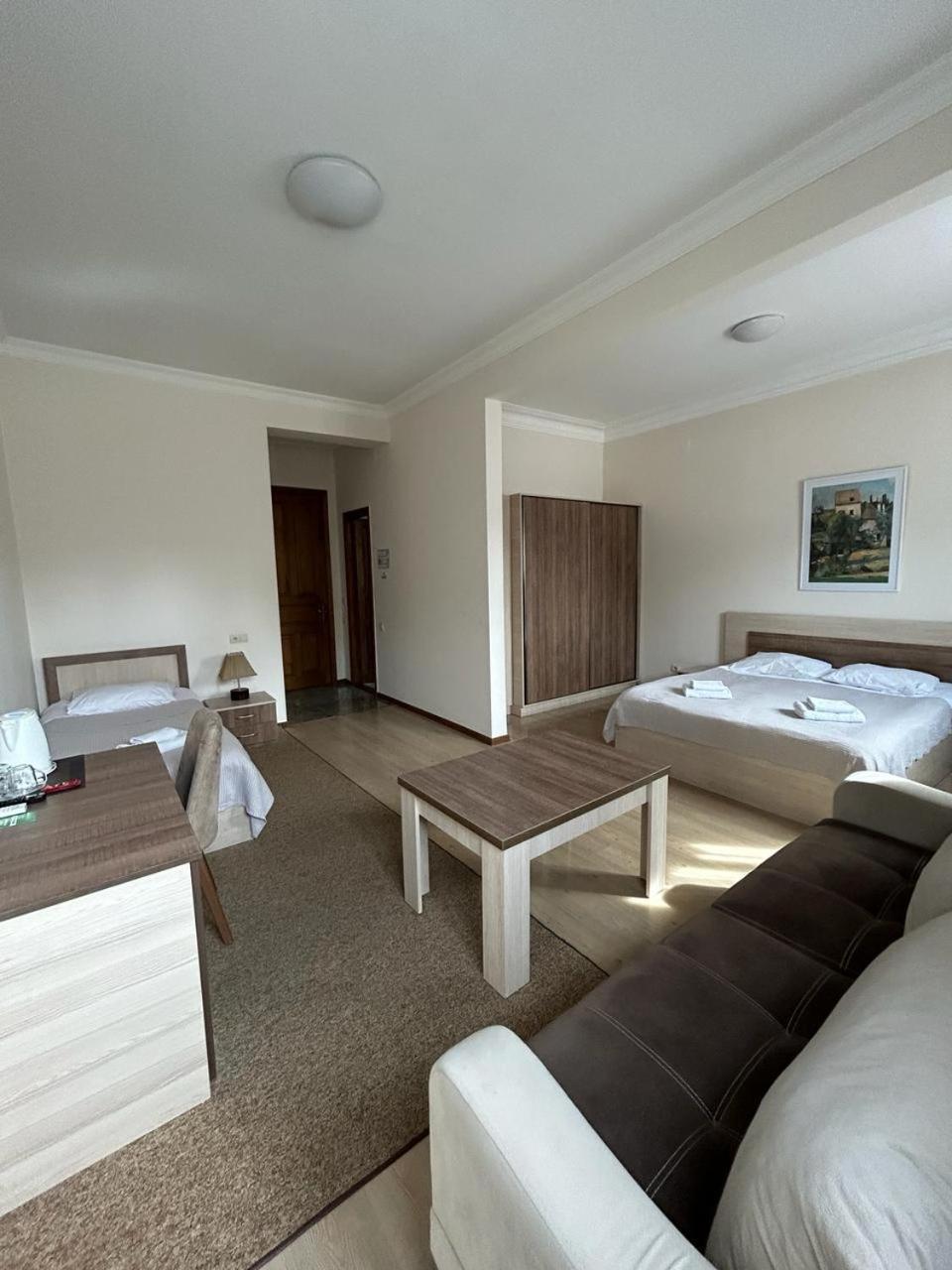 Hotel Mireosi Batumi Exterior photo